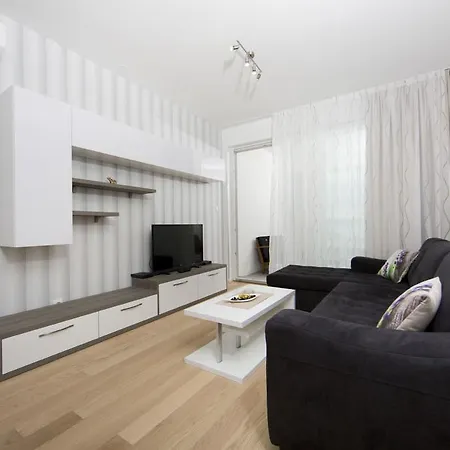 Ema Apartment