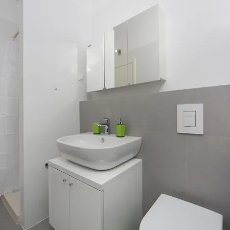 Apartment Ema *