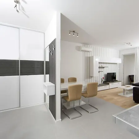 Apartment Ema *